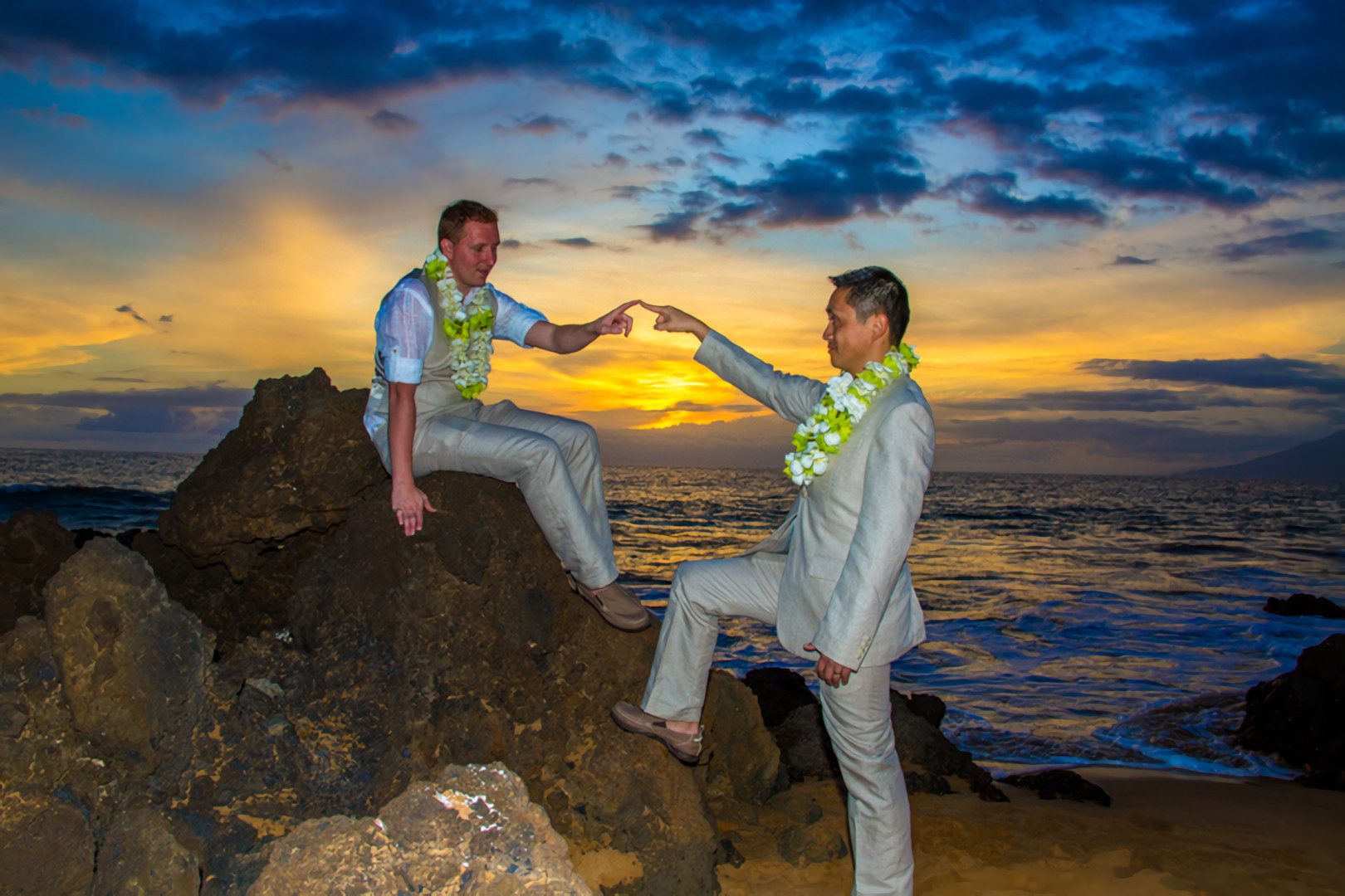 Gay Maui Wedding marrying a man picture