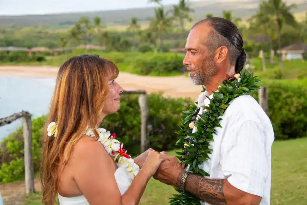 Couple saying wedding vows in Maui