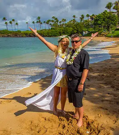 Beach wedding in Maui